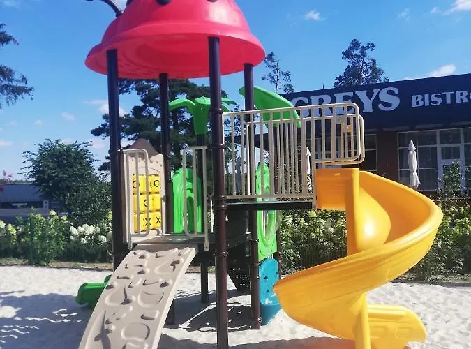 بيت شباب Greys Polonia Zasutowo