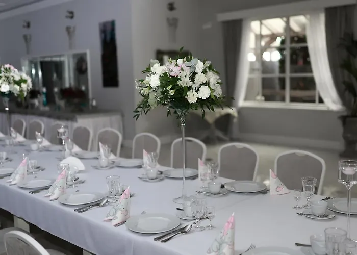 بيت شباب Greys Polonia