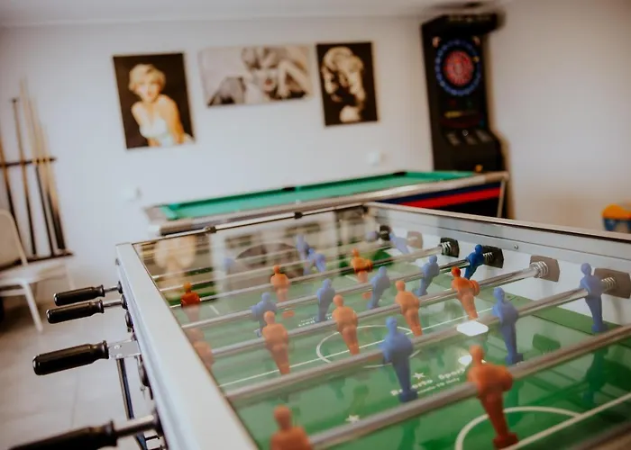 بيت شباب Greys Polonia *