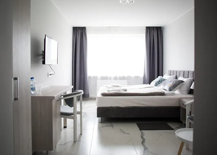 بيت شباب Greys Polonia Zasutowo