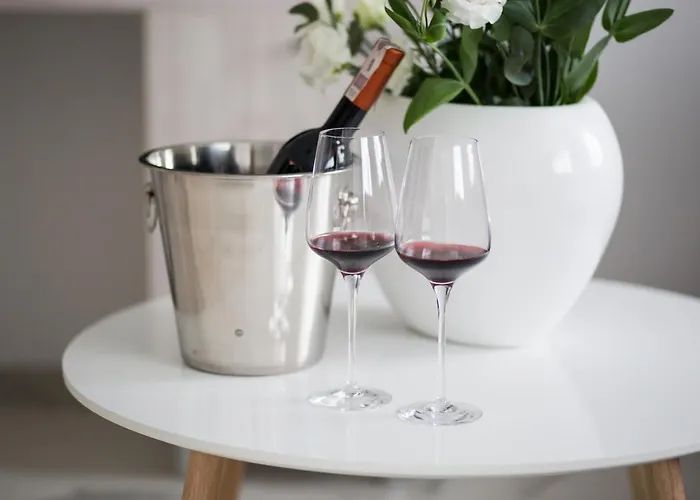 Greys Polonia بيت شباب *